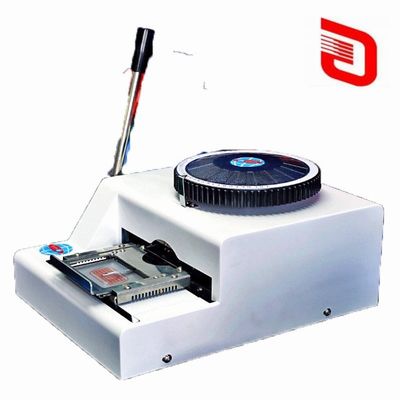 Maximaal typebereik 102x86 mm Handmatige stalen embossing machine voor hondentag